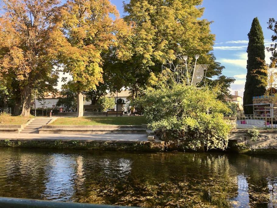 Coeur Du Centre Ville Avec Balcon L'Isle-sur-la-Sorgue Exterior photo